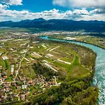 Дом отдыха Four Rivers Чаплина