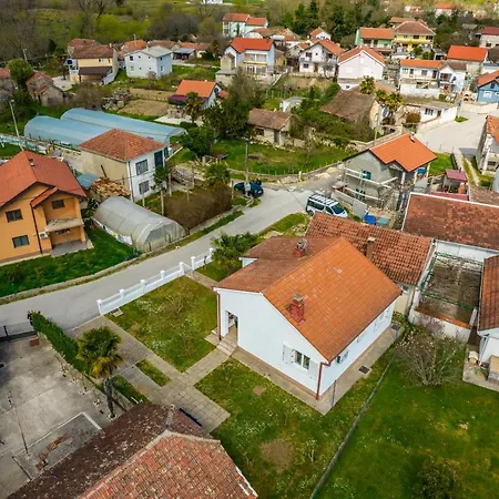 Four Rivers Чаплина